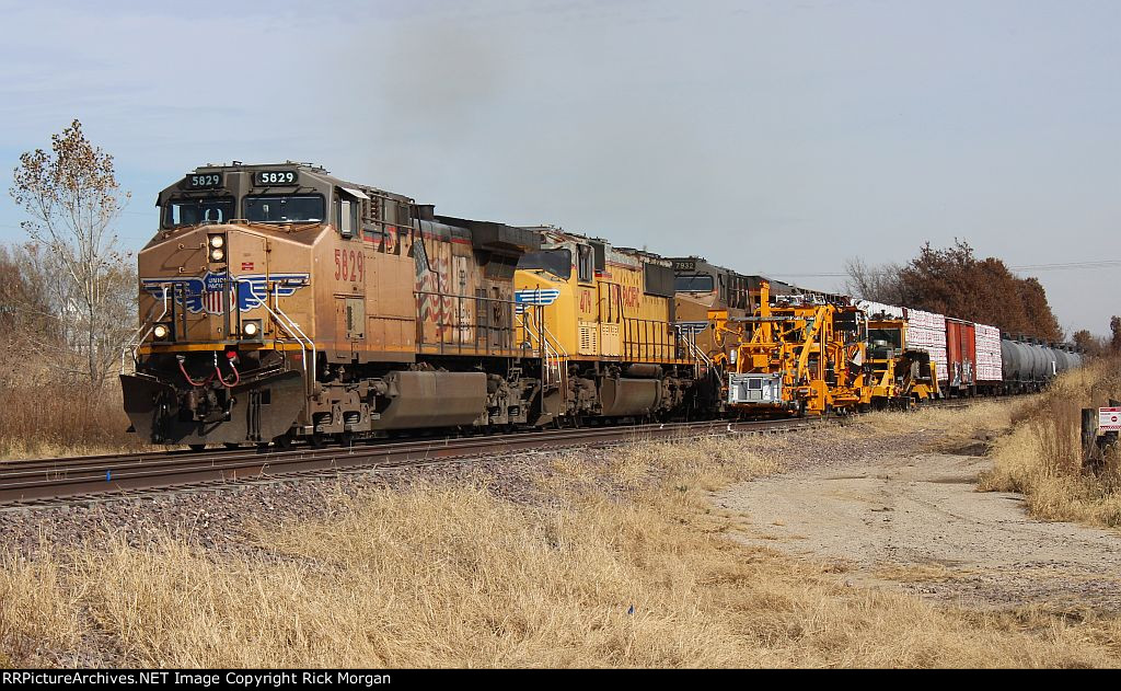 Westbound UP freight at Polo